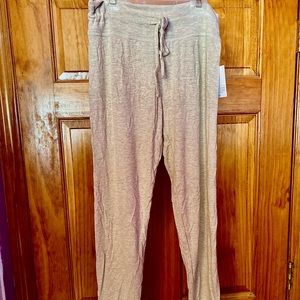 Beyond Yoga Lounge Around Midi Jogger Pants - NWT